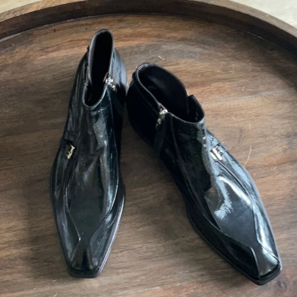 MENS CESARE PACIOTTI PATENT LEATHER ANKLE BOOT WITH ZIPPER